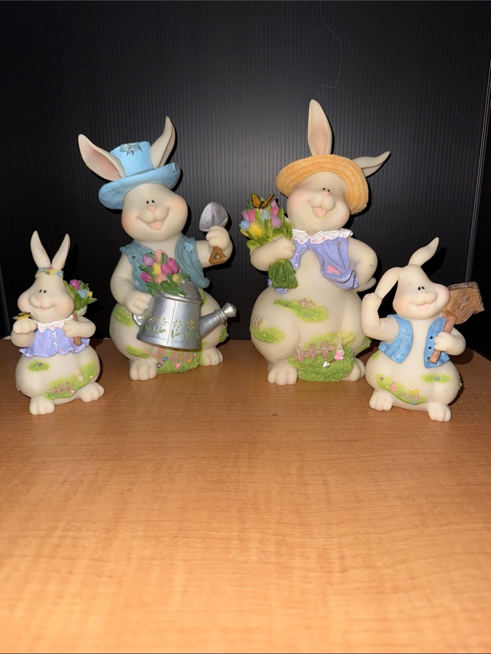 Home Interior resin bunnies